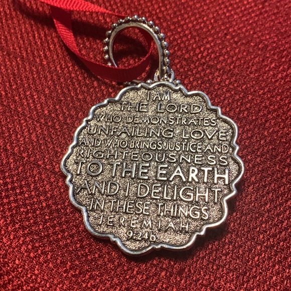 Premier Designs Verse of the Year 2014 ornament/pendant - Picture 2 of 2